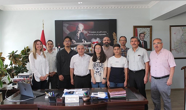 KAYMAKAM DURU LGS’DE DERECE YAPAN ÖĞRENCİLERİMİZİ ÖDÜLLENDİRDİ