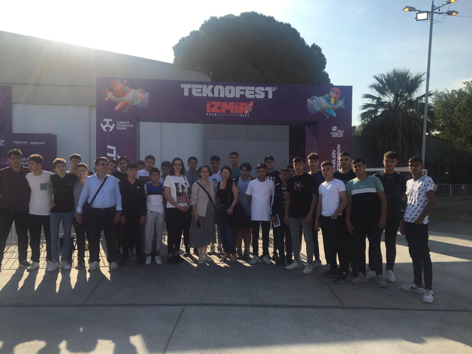 DİNAR MESLEKİ VE TEKNİK ANADOLU LİSESİ TEKNOFEST’E KATILDI.