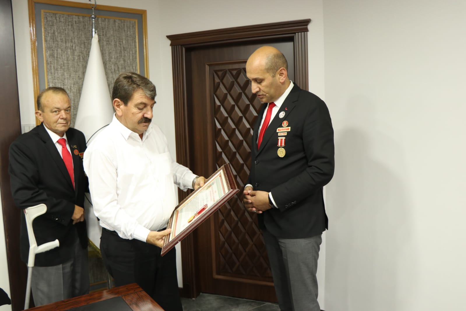 Gaziler Gününde Belediye Başkanımıza Anlamlı Teşekkür 3 Gaziler 1