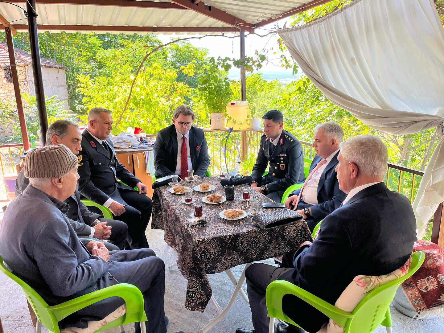 KAYMAKAM DURU GAZİMİZİ EVİNDE ZİYARET ETT