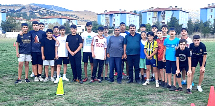 Belediye Başkanımız Nihat Sarı, U-14 takımımıza yeni sezonda başarılar diledi