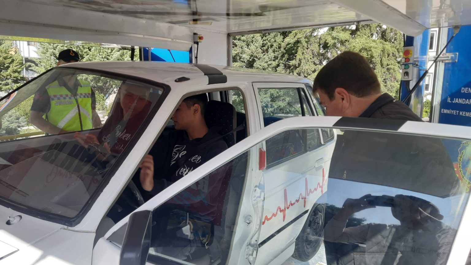 Öğrencilerimiz emniyet kemeri ile güvende 2 1f28c86f 5f0c 43ca b752 fb16ffab120a 1536x865 1