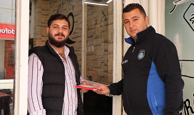 Esnaflarımızın tamamına Şanlı Türk Bayrağımız dağıtıldı