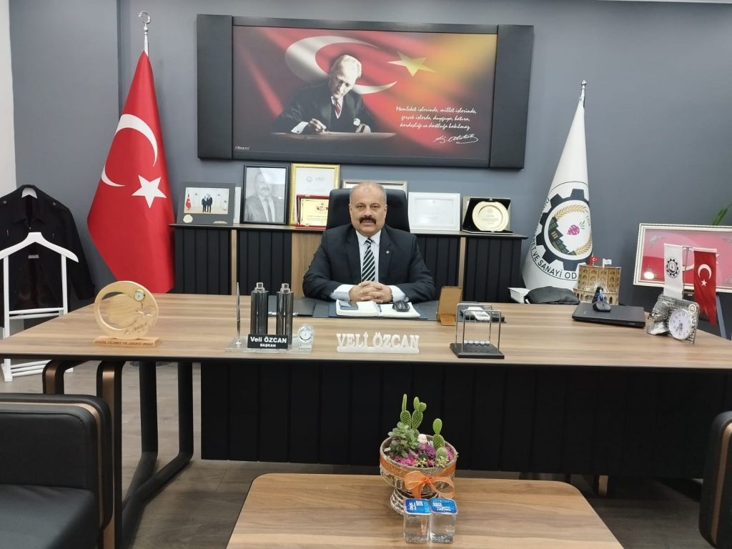 VELİ ÖZCAN: CUMHURİYET FAZİLETTİR