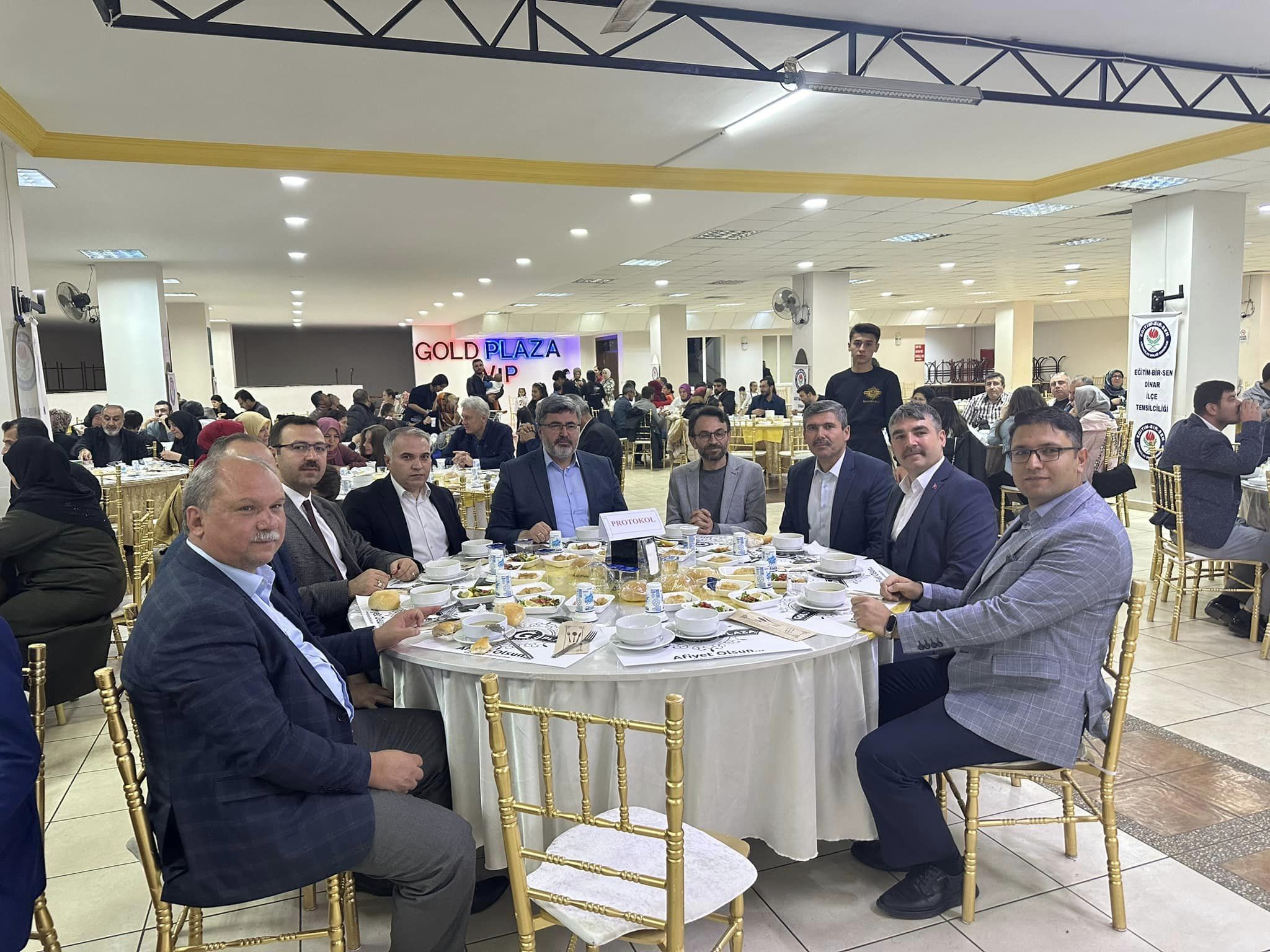 Dinar Eğitim Bir-sen birlik beraberlik ve kaynaşma yemeğinde konuşan, MV. ÖZKAYA ;” HER ZAMAN EĞİTİMCİLERİN YANINDAYIZ.” 3 400114485 6845468202204159 3480684825257403546 n