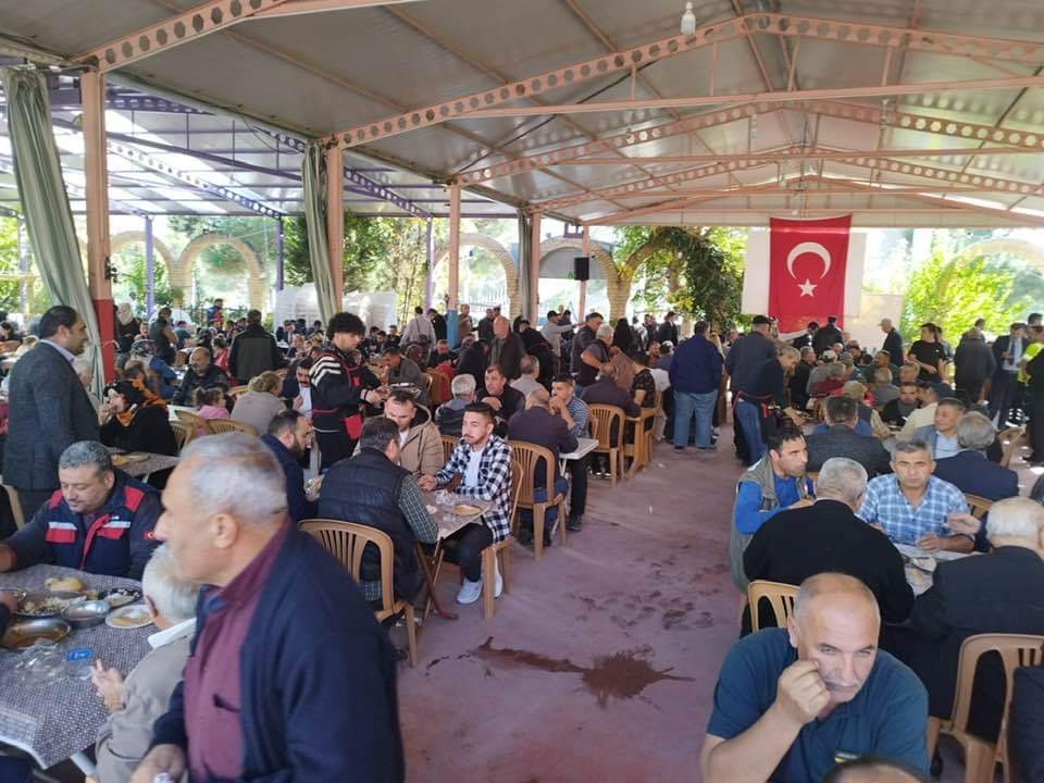 Özcan Ailesi Ebediyete İntikal Eden Aile Büyükleri İçin Mevlid Okutturdu