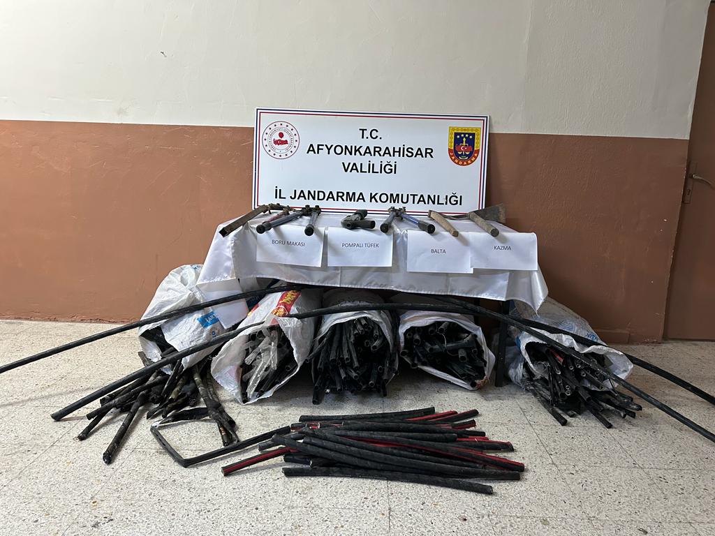 Bakır Kablo Hırsızlarını Dinar Jandarma Yakaladı