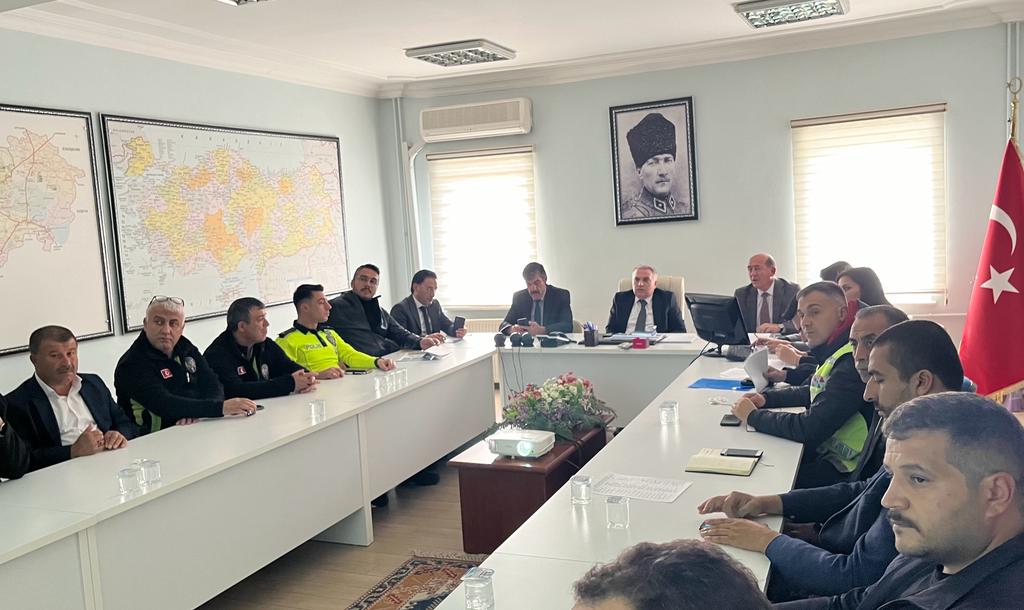 KAYMAKAM DURU BAŞKANLIĞINDA KIŞ TEDBİRLERİ TOPLANTISI YAPILDI