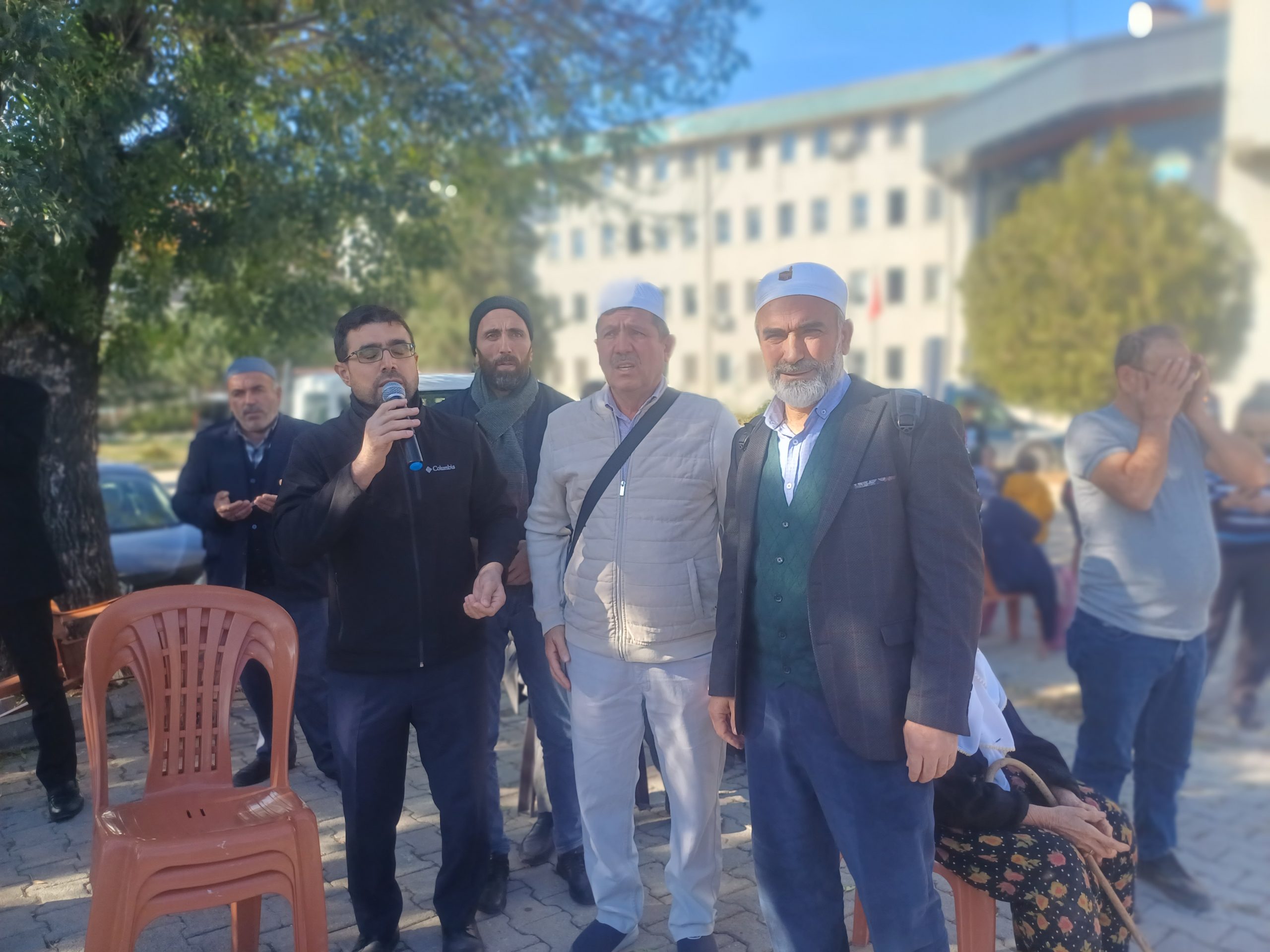 UMRE YOLCULARINI DUALARLA  KUTSAL TOPRAKLARA UĞURLADIK