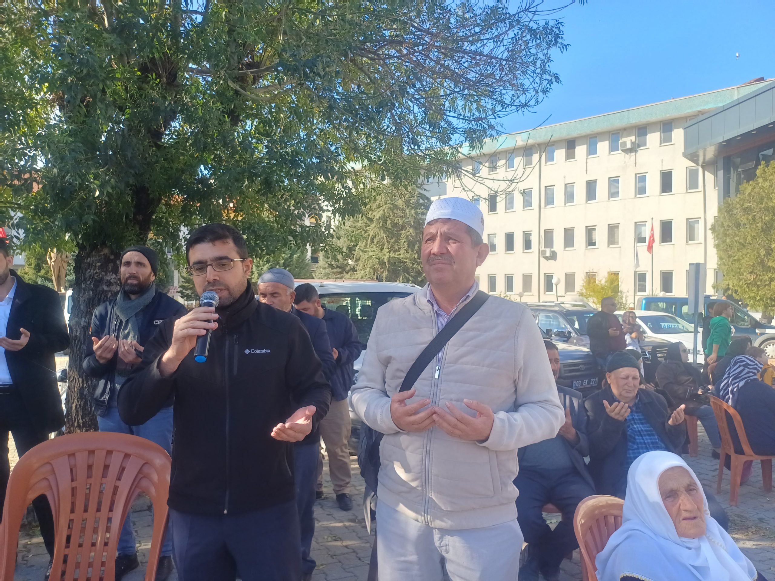 UMRE YOLCULARINI DUALARLA KUTSAL TOPRAKLARA UĞURLADIK 3 Umreciler 2 scaled