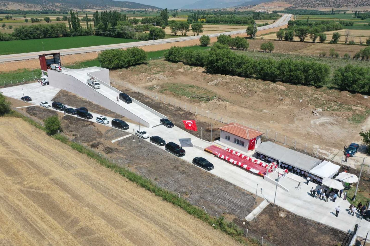 BAŞKAN SARI VERDİĞİ SÖZLERİ FAZLASIYLA TAMAMLADI 4 haber resmi 9540 1536x1023 1