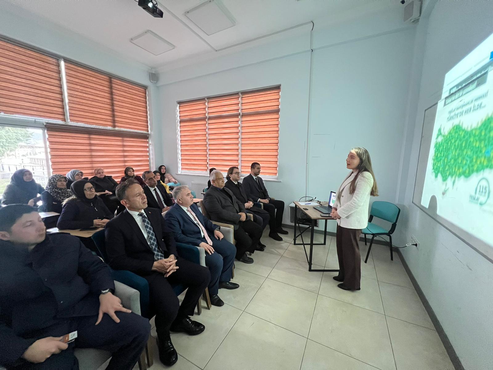 12177652551703353201