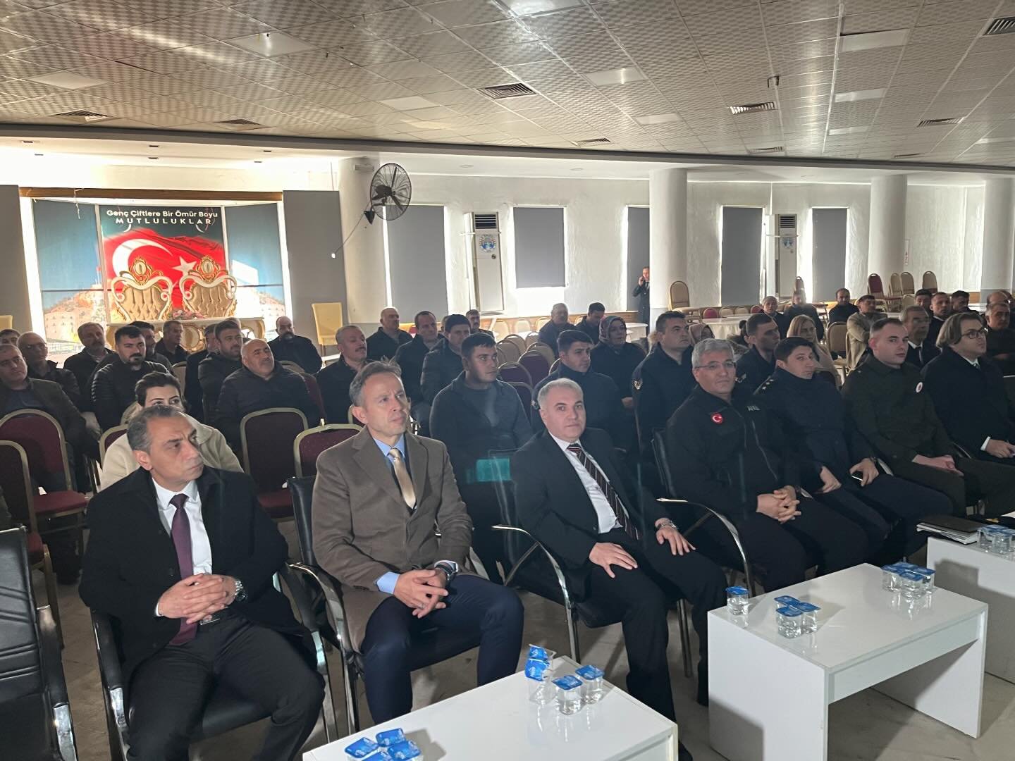 DİNAR’DA AFAD BİLGİLENDİRME TOPLANTISI YAPILDI 4 414012711 18065214115475782 4336225035416142152 n