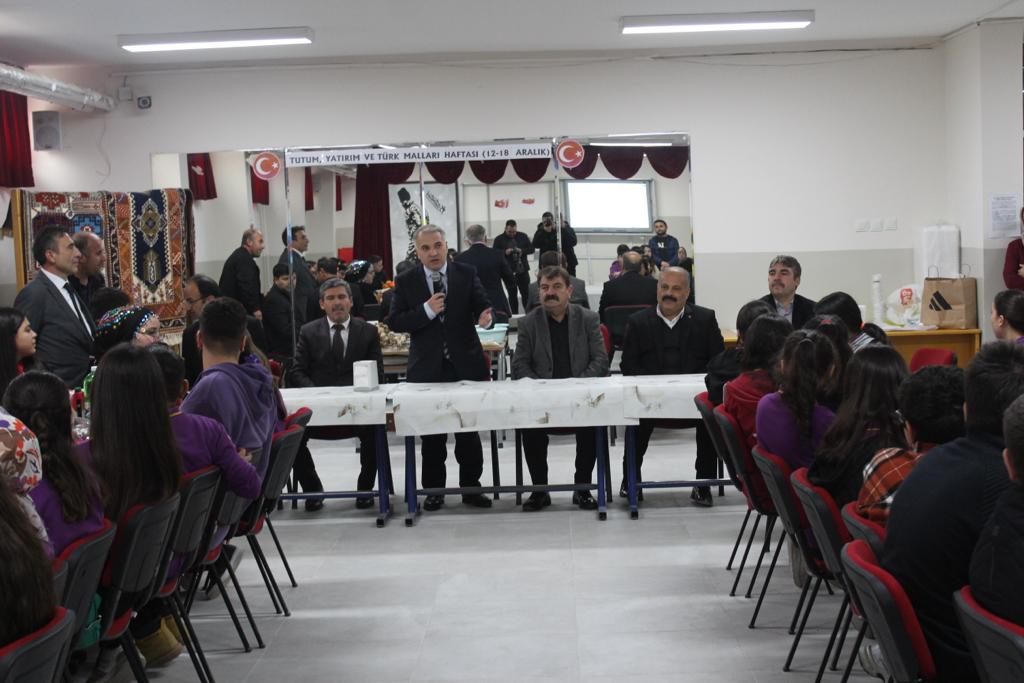 DİNAR’DA YERLİ MALLARI HAFTASI KUTLANDI