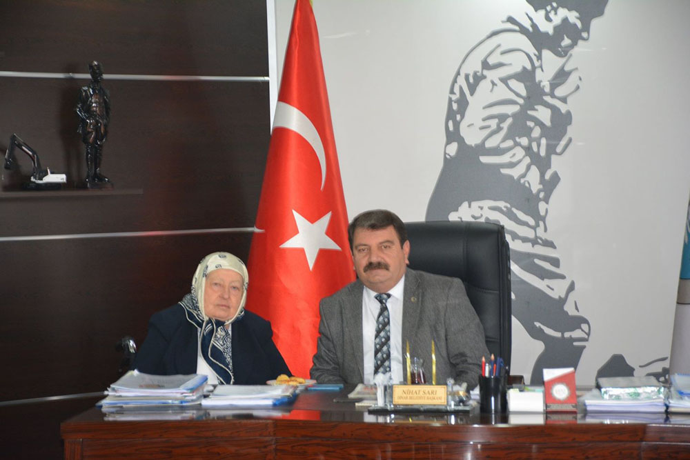 Yardımseverler Derneği Başkanı Aynur Toker Vefat Etti 2 DiNAR YARDIM SEVENLER DERNEgiNiN 44. YIL DoNuMu 1