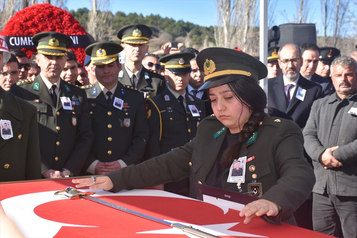 Gözyaşları Afyon’lu şehit Teğmen Ramazan Günay için aktı! 2 aa 20231226 33280293 33280287 sehit piyade tegmen gunay afyonkarahisarda son yolculuguna ugurlandi