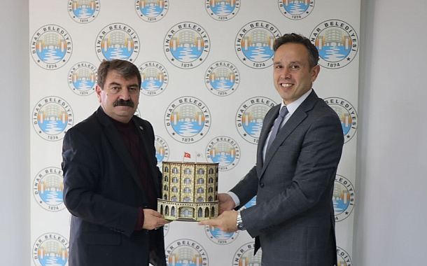 yeni emniyet muduru erdal yanik nihat sari yi ziyaret etti 2078