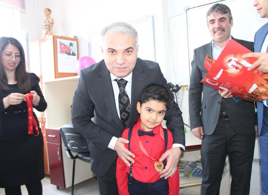 ÖĞRENCİLERİMİZİ KARNE SEVİNCİNİ PAYLAŞTIK 6 Kaymakam 6