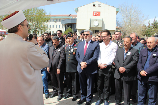 Dinar'da Uzman Çavuş Alper Nuri Çil, Göz Yaşları ile Toprağa Verildi 7 16298329281711712445