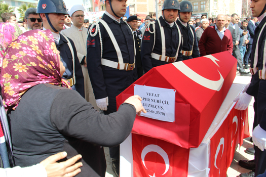 Dinar'da Uzman Çavuş Alper Nuri Çil, Göz Yaşları ile Toprağa Verildi 2 541702471711712447