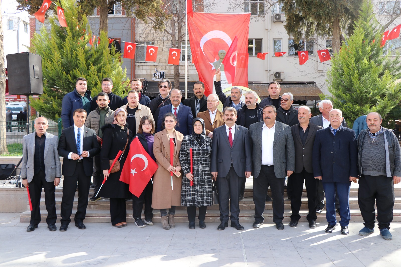 Atatürk’ün ilçemize gelişinin 94. yıl dönümü coşkuyla gerçekleşti 11 Ataturk 10