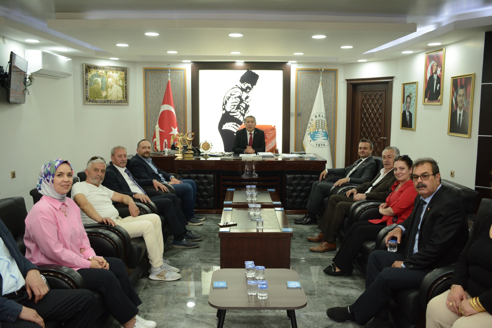 CHP Afyonkarahisar İl Başkanı Faruk Duha Erkan, Veysel Topçu'yu Ziyaret Etti 6 12939295081713451458