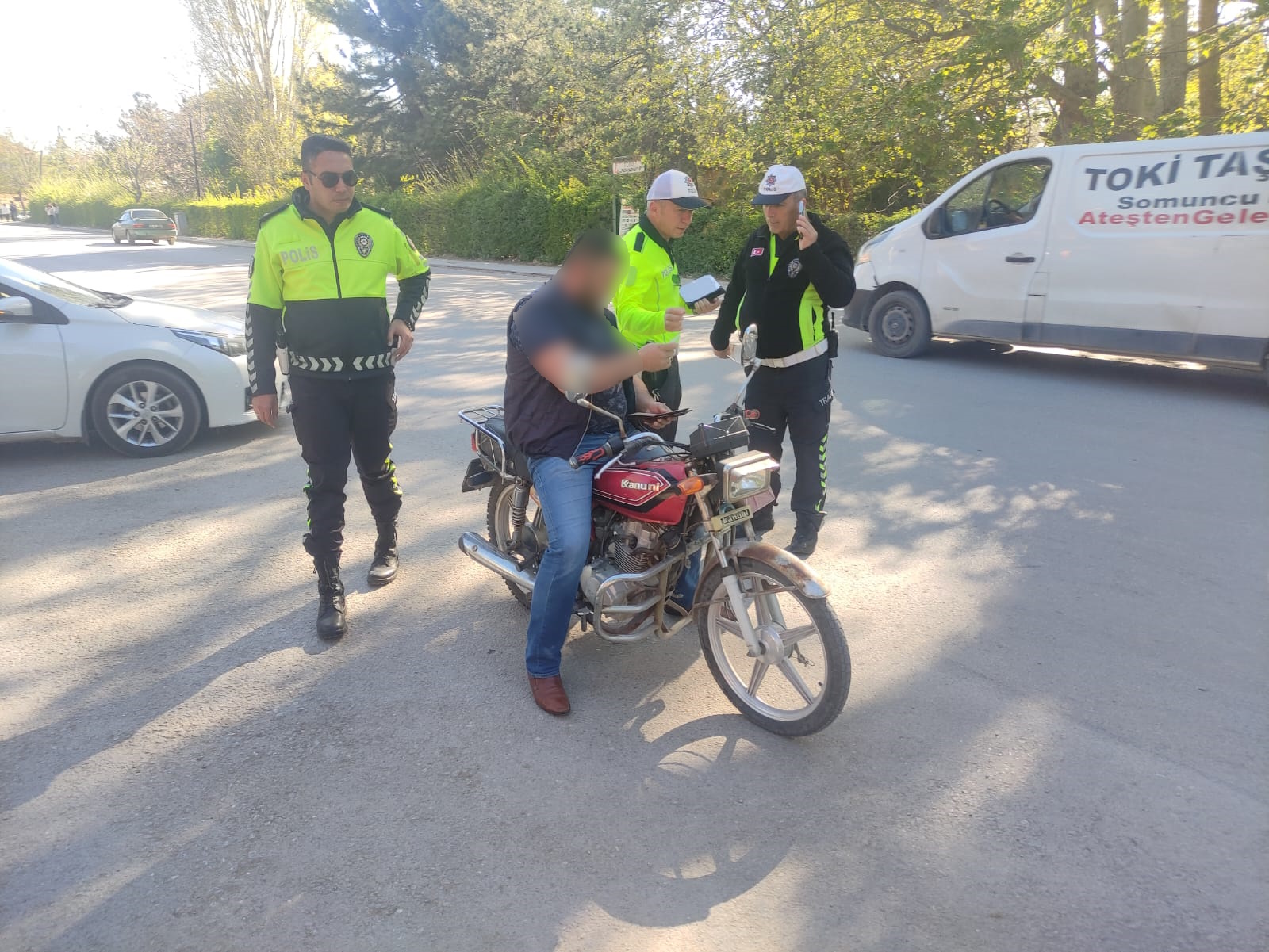 13355886131713368146