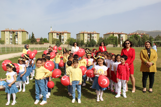 Dinar'da 23 Nisan Ulusal Egemenlik ve Çocuk Bayramı Coşkuyla Kutlandı 9 14953960631713865574 Kopya