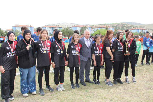 Dinar'da 23 Nisan Ulusal Egemenlik ve Çocuk Bayramı Coşkuyla Kutlandı 10 18659987151713865638 Kopya