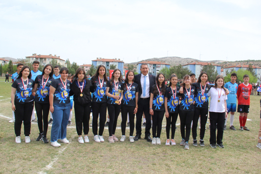 Dinar'da 23 Nisan Ulusal Egemenlik ve Çocuk Bayramı Coşkuyla Kutlandı 16 9681003591713865636 Kopya