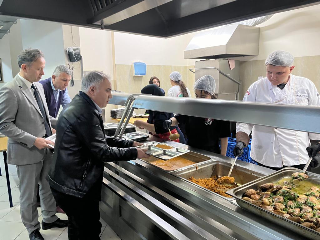 KAYMAKAM DURU ÖĞRENCİLERİMİZLE İFTARDA BULUŞTU 2 IMG 20240402 WA0039