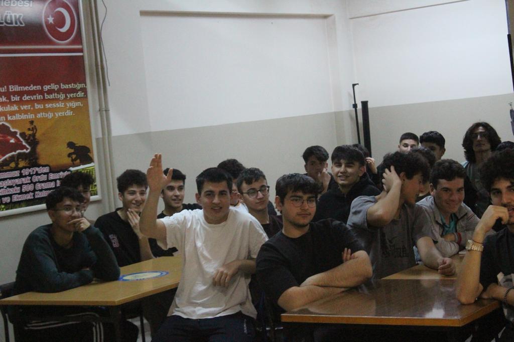 KAYMAKAM DURU ÖĞRENCİLERİMİZLE İFTARDA BULUŞTU 6 IMG 20240402 WA0044