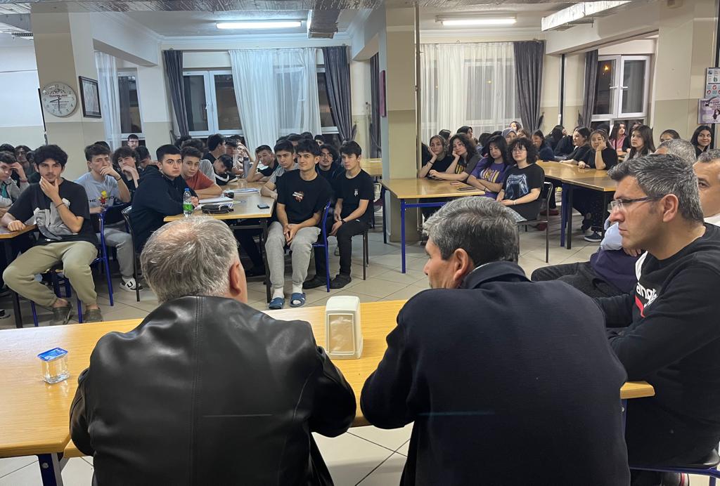 KAYMAKAM DURU ÖĞRENCİLERİMİZLE İFTARDA BULUŞTU 7 IMG 20240402 WA0046