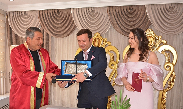 Başkan Veysel Topçu, İlk Nikahını Kıydı