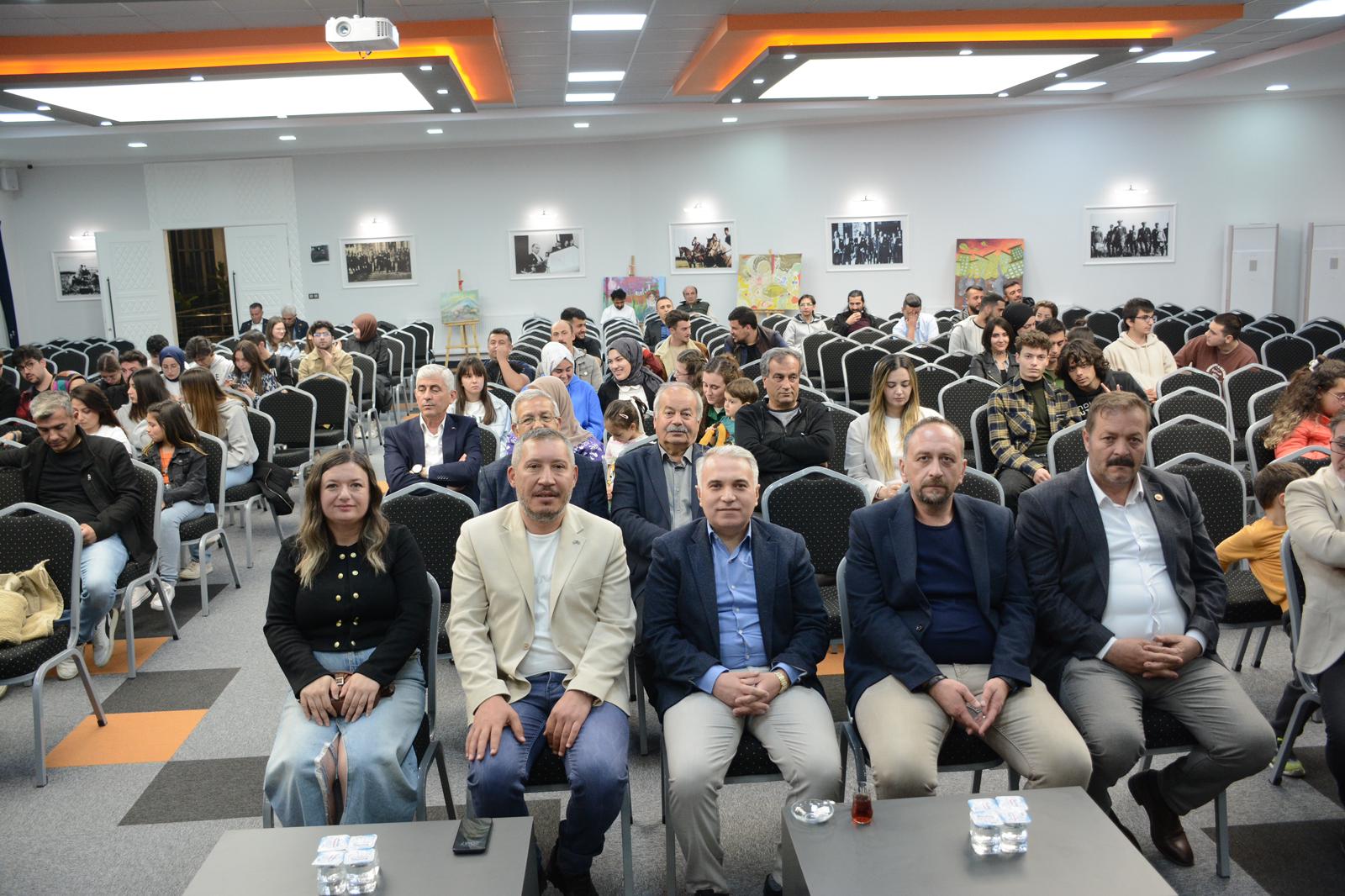 Dinar'da Kum Sanatı Gösterisi ve Şiir Dinletisi Halkımızdan Yoğun İlgi Gördü 6 15003906161715664650 Kopya Kopya