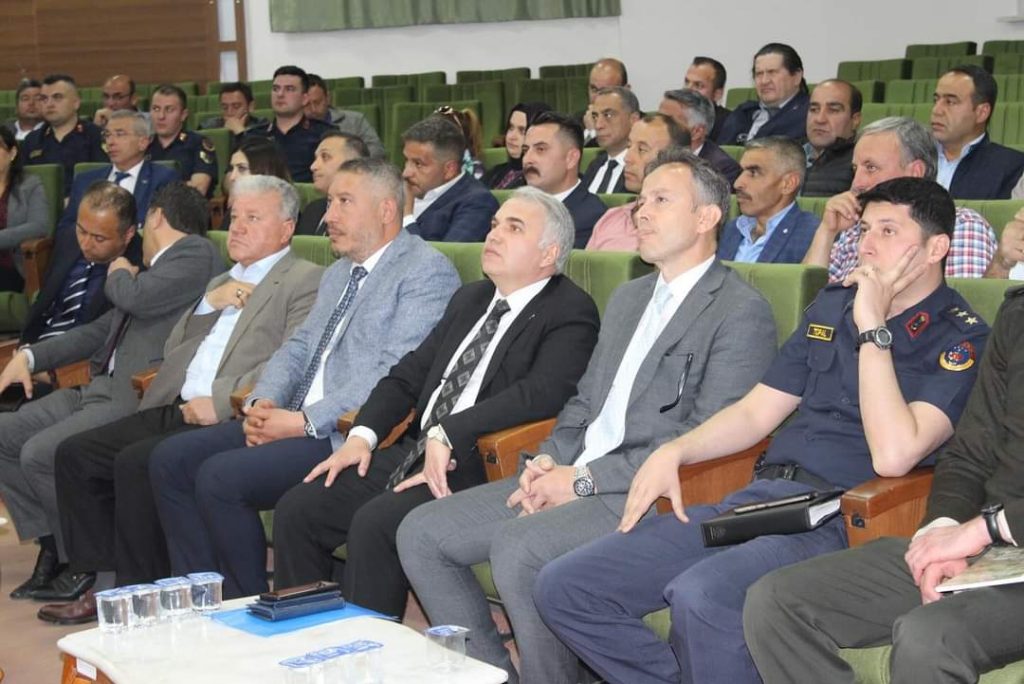 Dinar Belediye Başkanı Veysel Topçu, Hizmet İçi Eğitim Toplantısına Katıldı 