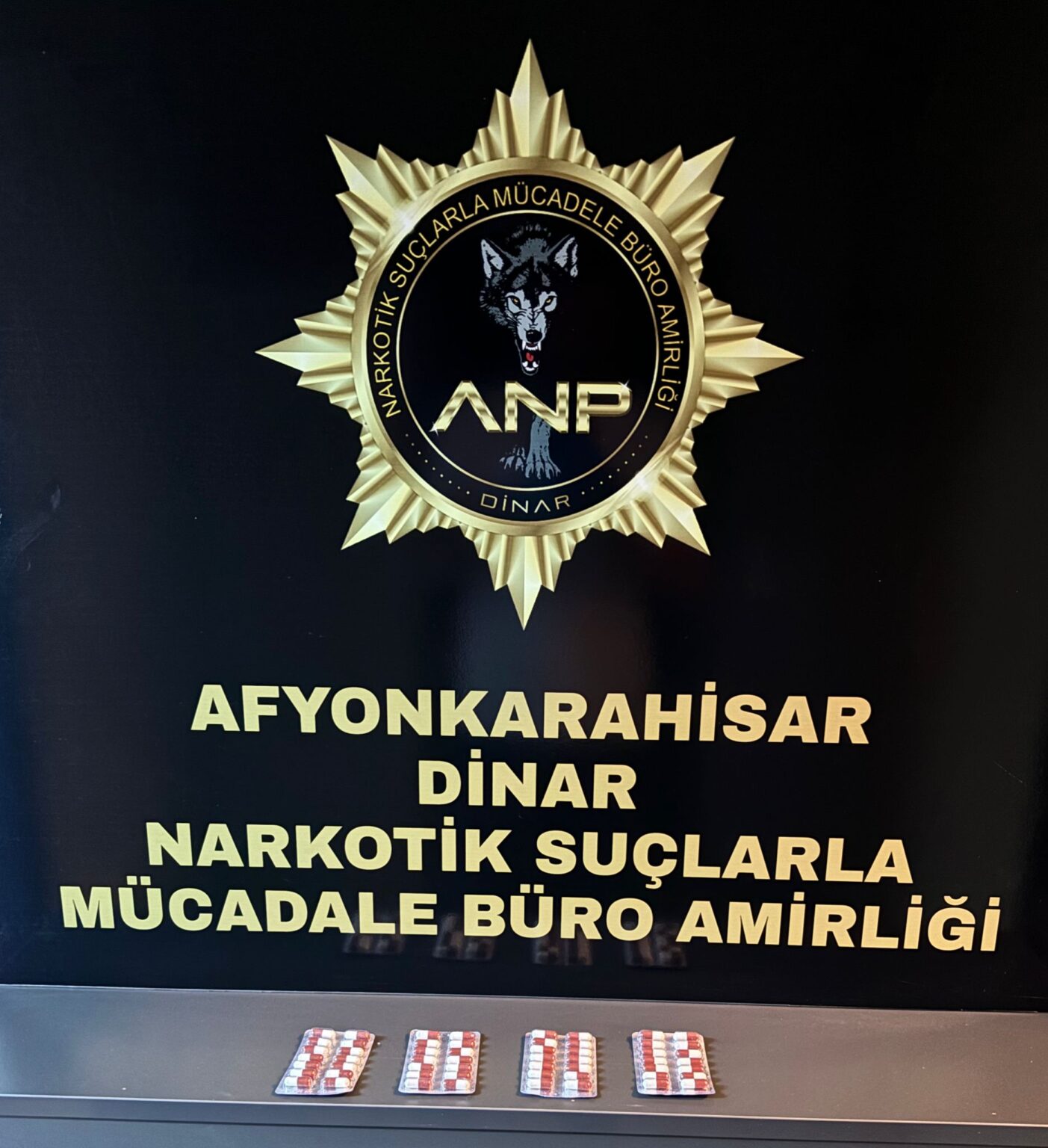 DİNAR POLİSİ HÜKÜMLÜ FİRARİYİ YAKALADI