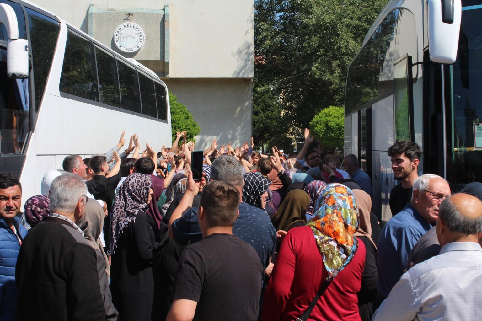 HACI ADAYLARIMIZ KUTSAL TOPRAKLARA UĞURLAND 2 IMG 20240529 WA0008 1536x1023 1