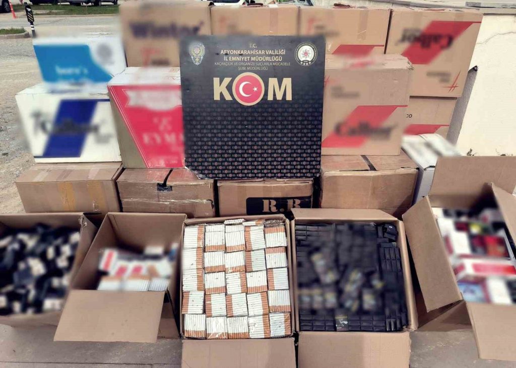 POLİS DİNAR’DA KAÇAK SİGARA YAKALADI 1 polis 5 bin 150 paket kacak sigara ve makaron ele gecirdi 20d928d 1024x731 1