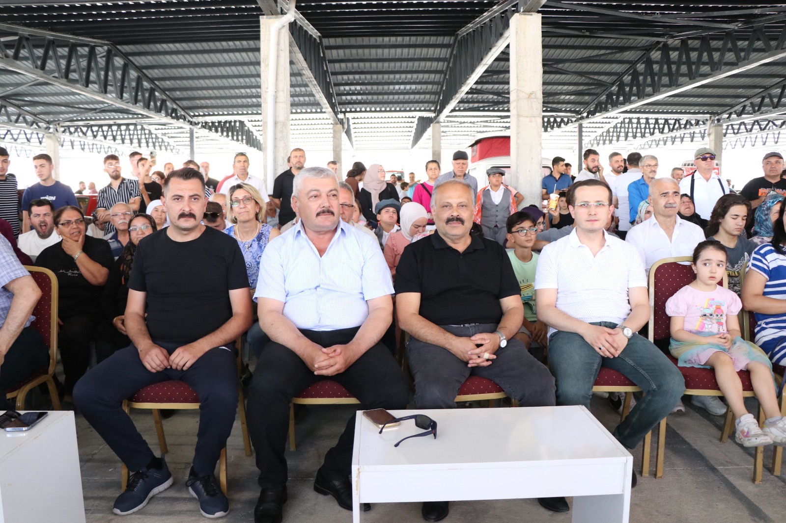 Dinar Klasik Otomobil Festivali’ne Halkımızdan Yoğun İlgi 6 19944900531719154345 Kopya