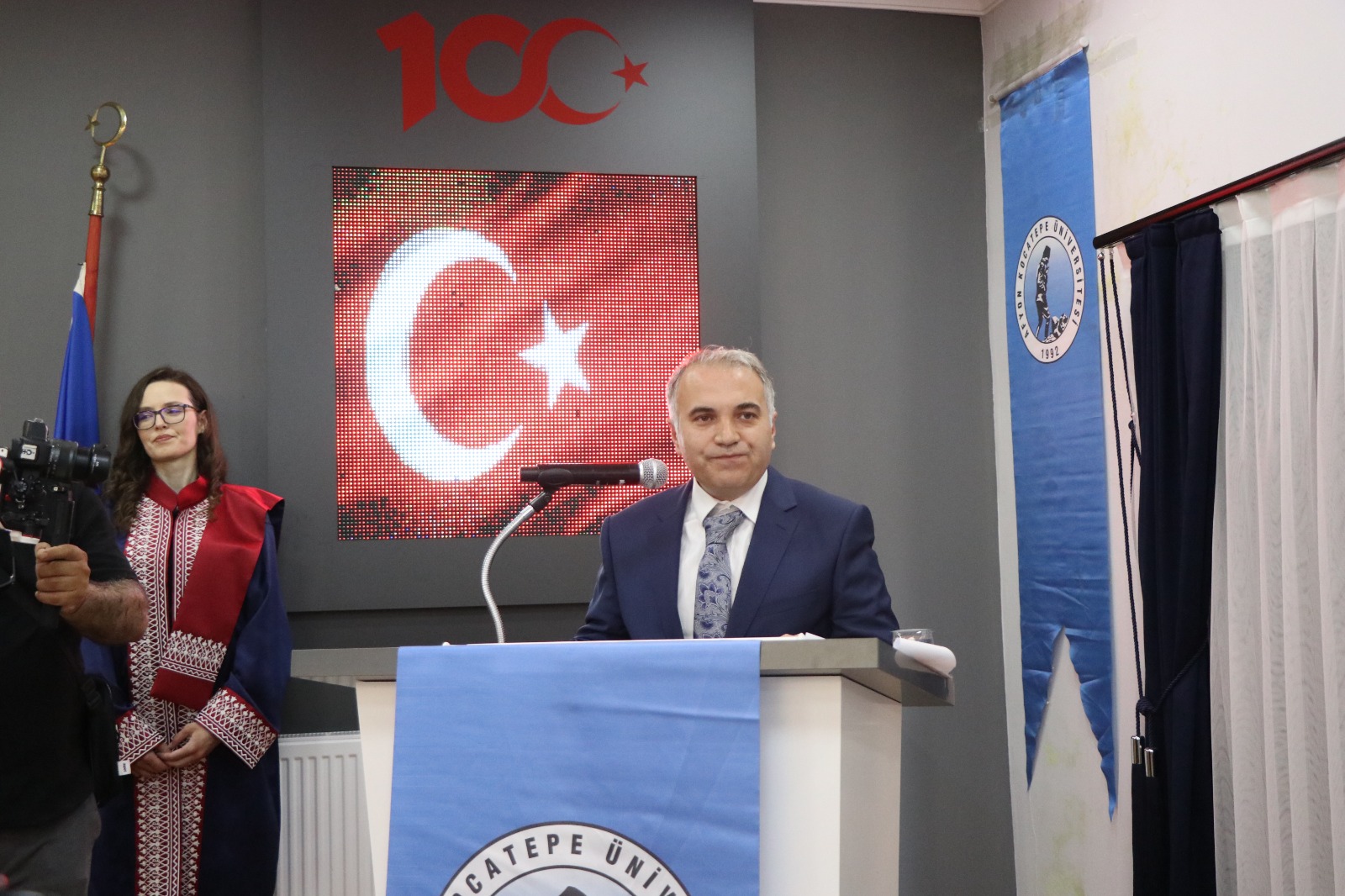 Dinar Belediye Başkanımız Veysel Topçu,Üniversite Öğrencilerimizin Mezuniyet Sevincine Ortak Oldu 6 6014bc80 b00a 422a af42 49541d06ffed