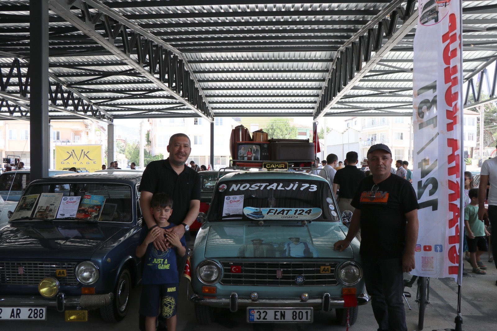 Dinar Klasik Otomobil Festivali’ne Halkımızdan Yoğun İlgi 11 9508873061719154339 Kopya