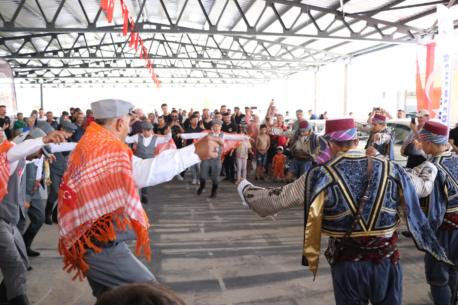 Dinar Klasik Otomobil Festivali’ne Halkımızdan Yoğun İlgi 12 9812752181719154340 Kopya