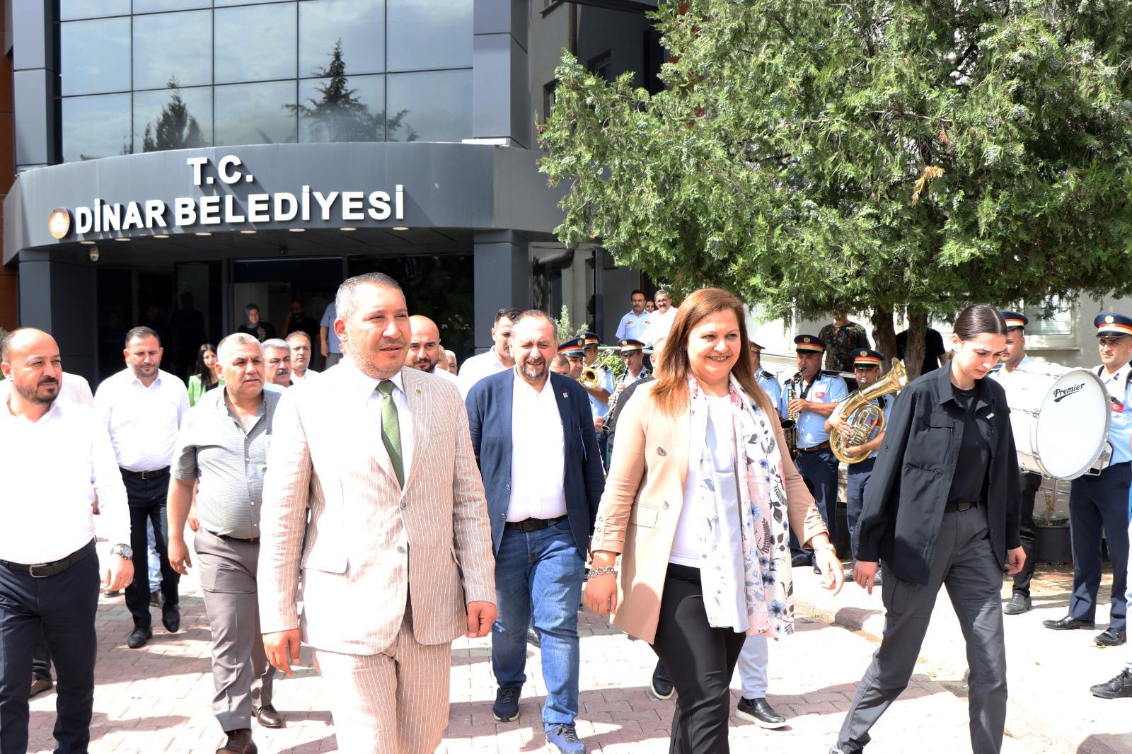 Afyonkarahisar Belediye Başkanımız Burcu Köksal’dan Dinar Belediye Başkanımız Veysel Topçu’ya Hayırlı olsun Ziyareti