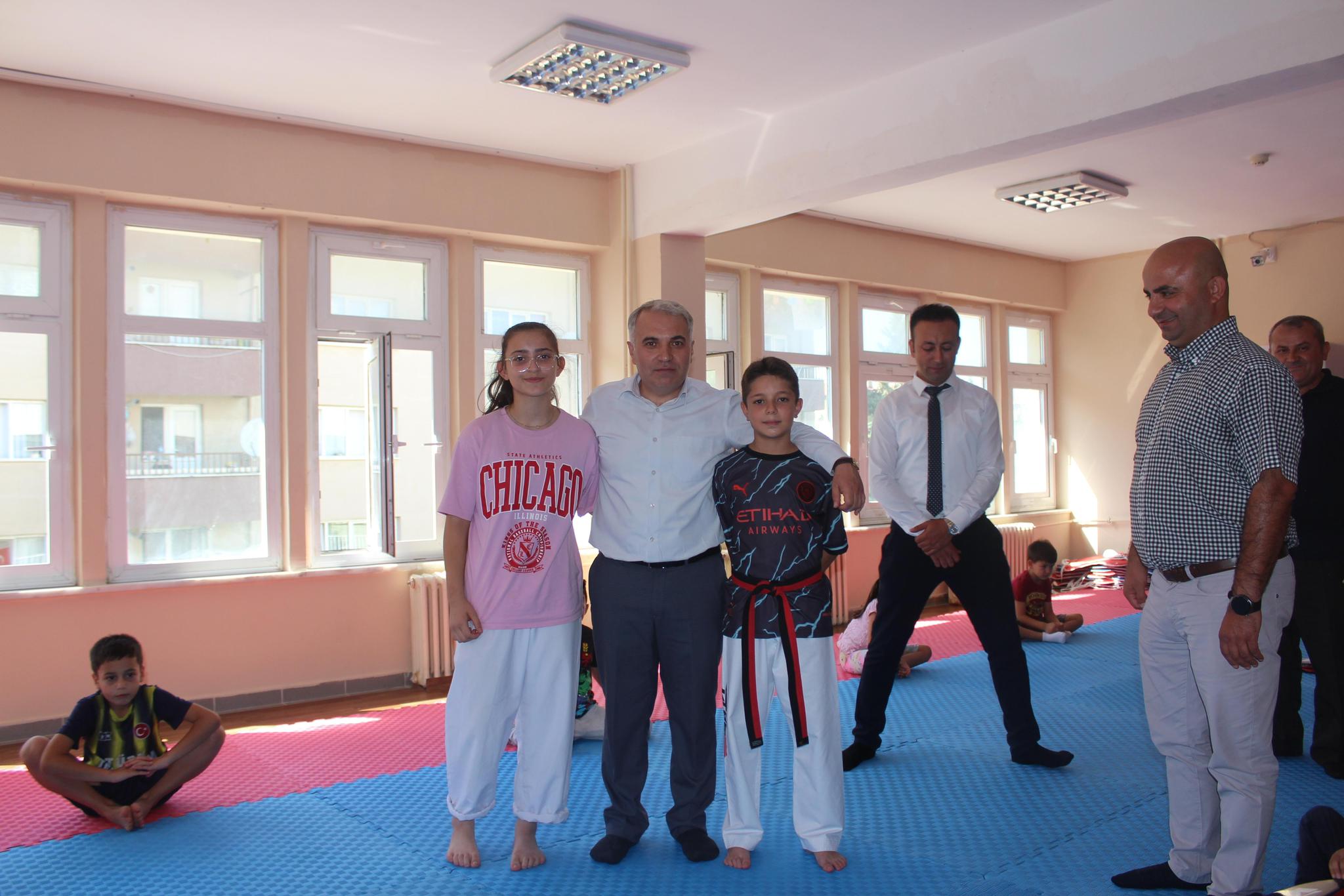 KAYMAKAM DURU YAZ SPOR KURSLARINI ZİYARET ETTİ. 6 12643251481722264576