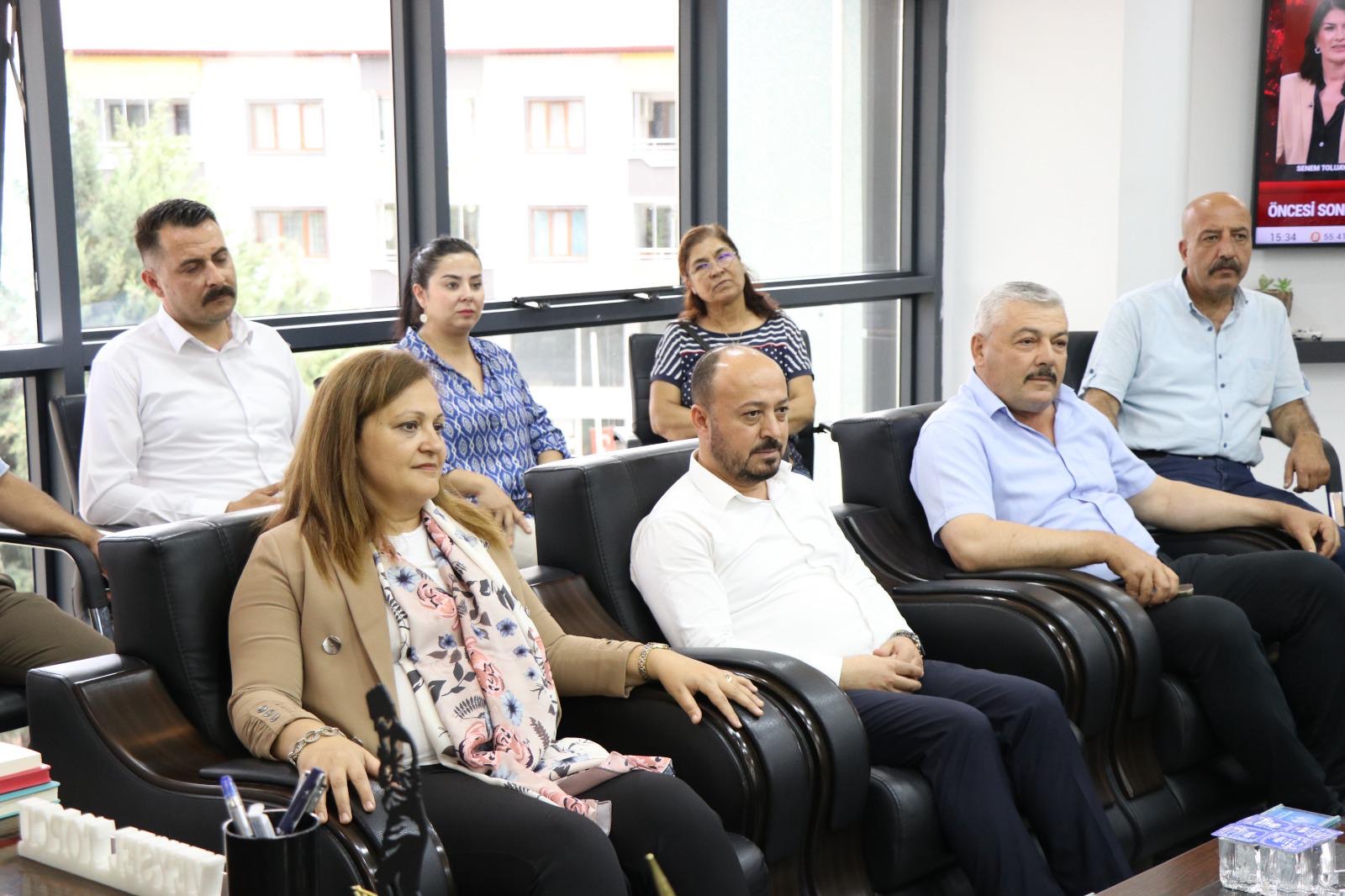 Afyonkarahisar Belediye Başkanımız Burcu Köksal’dan Dinar Belediye Başkanımız Veysel Topçu’ya Hayırlı olsun Ziyareti 6 21424996851720187315