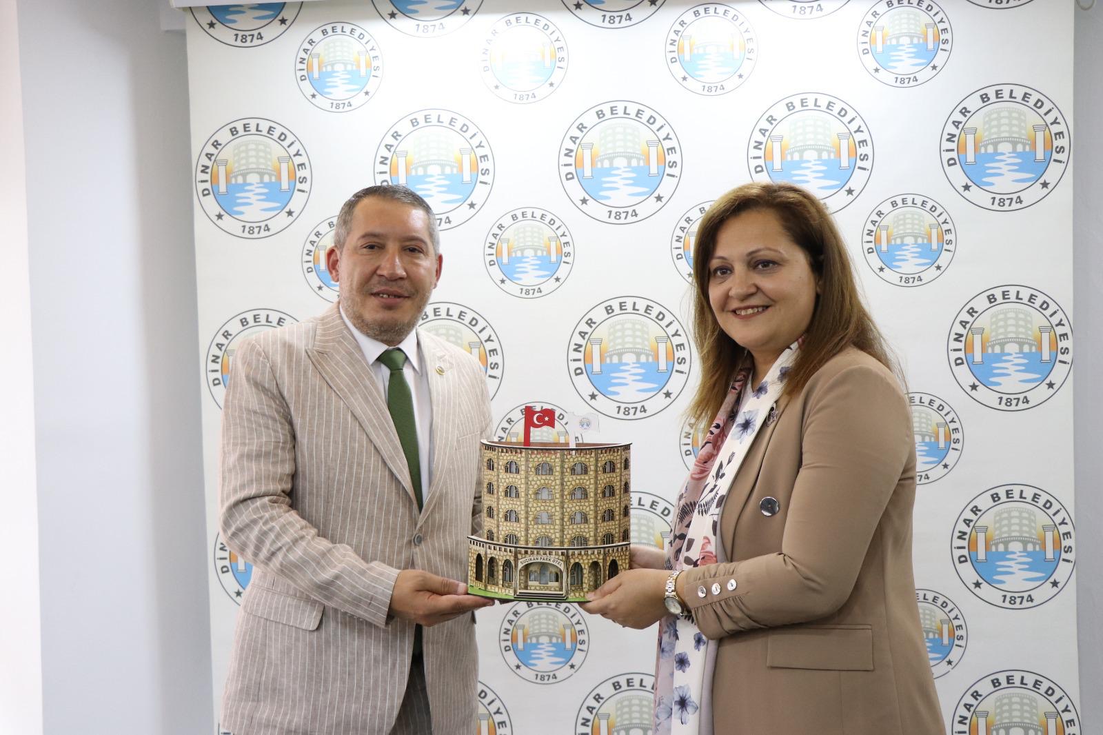 Afyonkarahisar Belediye Başkanımız Burcu Köksal’dan Dinar Belediye Başkanımız Veysel Topçu’ya Hayırlı olsun Ziyareti 8 4106550781720187321