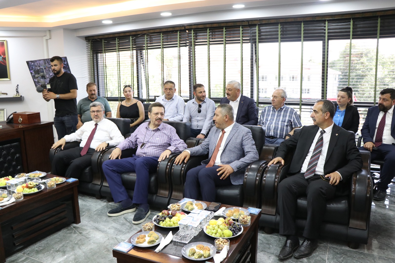 TOBB Başkanı Rıfat Hisarcıklıoğlu’ndan Dinar Belediye Başkanımız Veysel Topçu’ya Ziyaret 11 7028080301721321832