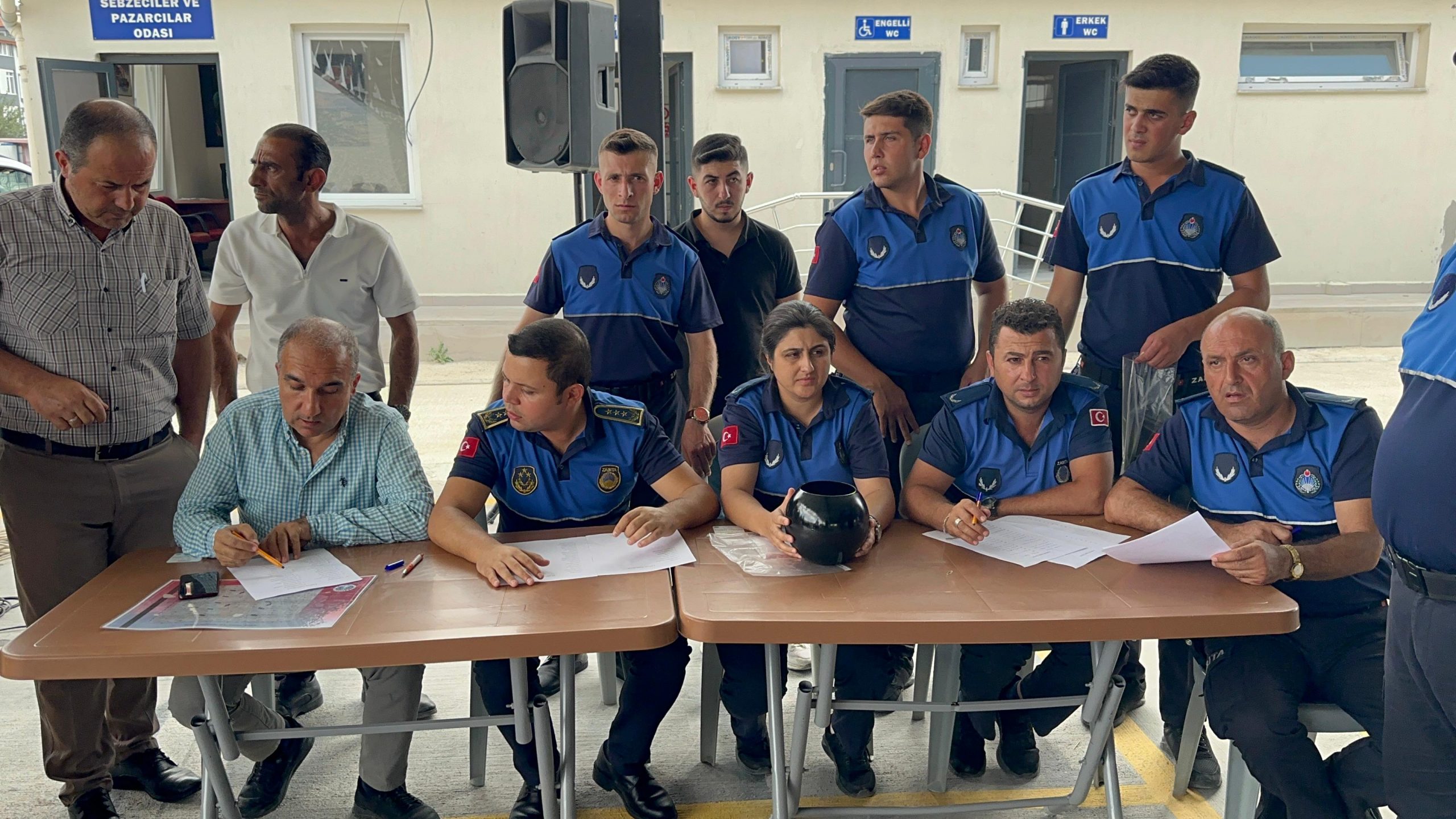 “Yeni Kapalı Pazar Yerinde Kura Çekimi ile Esnaflara Tezgah Teslimi Gerçekleşti” 7 19894544931724319201 scaled