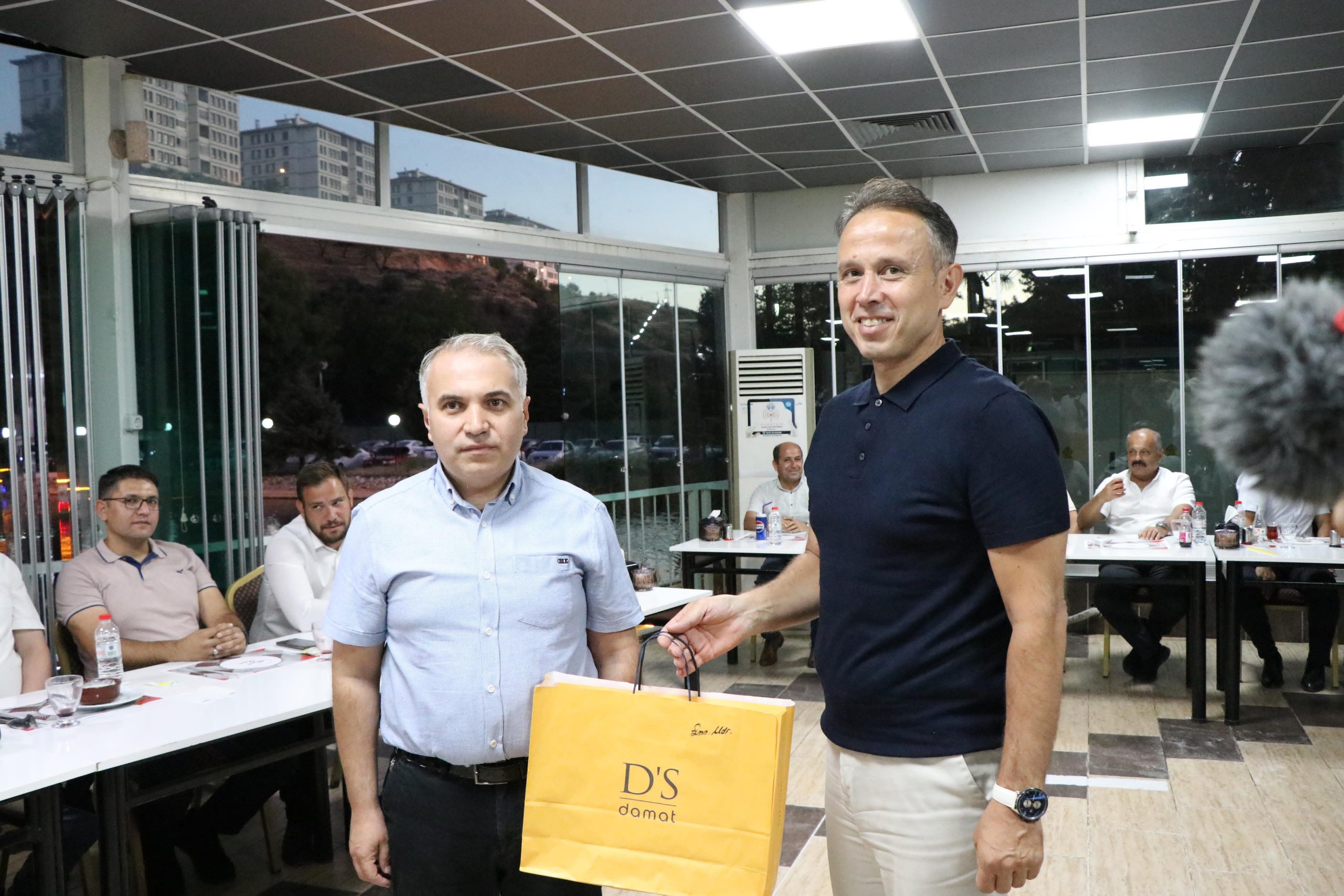 “Belediye Başkanı Topçu, Veda Yemeğine Katıldı” 10 3174431501723487501 scaled